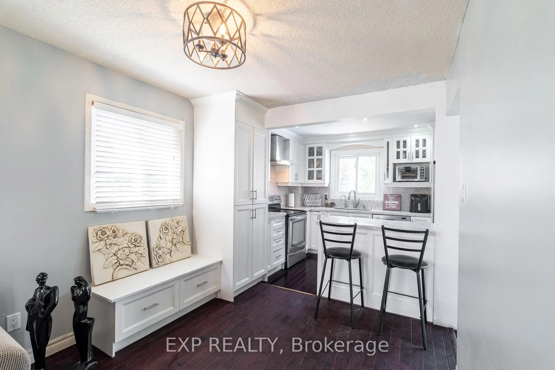 Photo 5 of 12 Empson Court, Ajax, South West — HOMEH