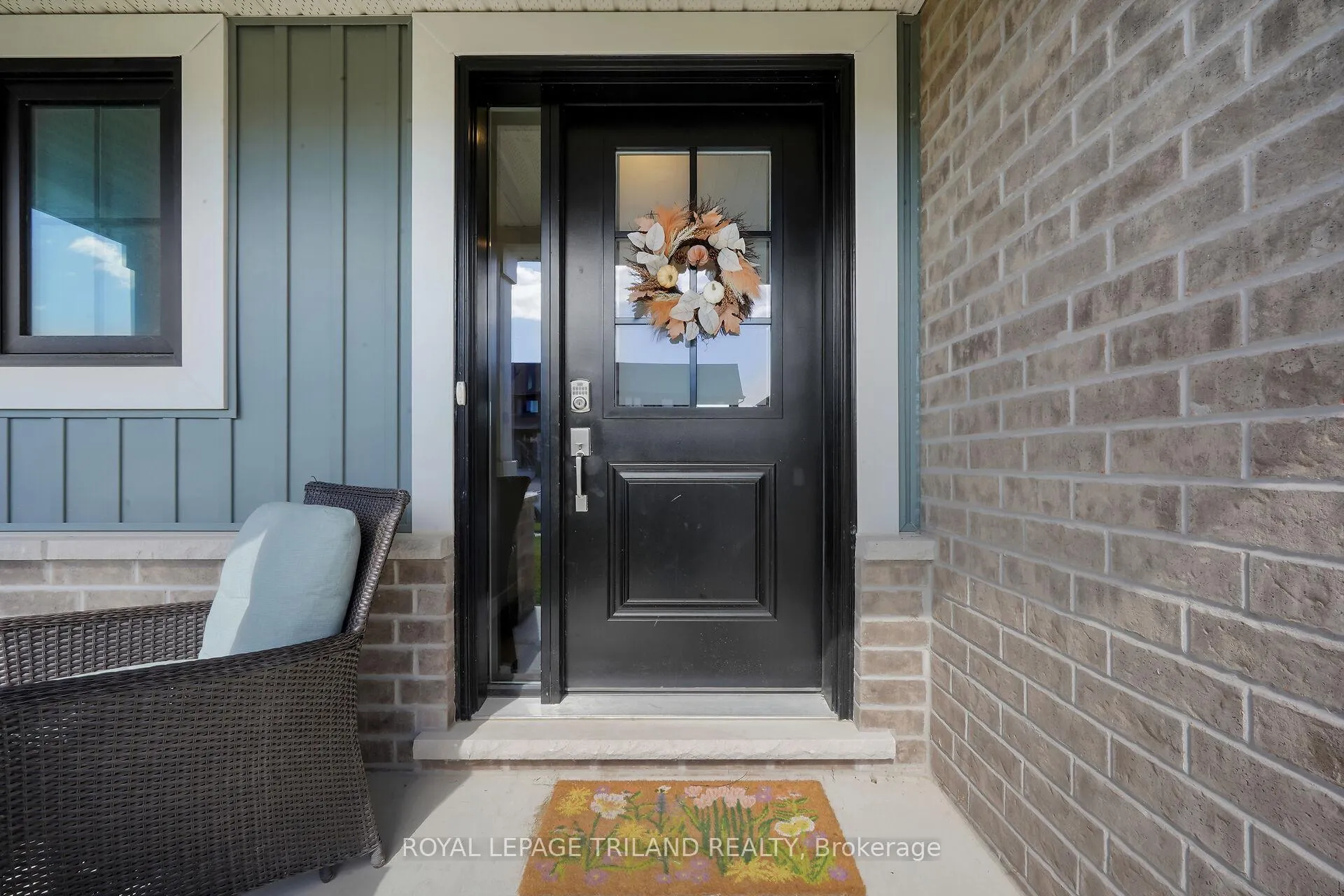 Photo 5 of 103 Empire Parkway, St. Thomas — HOMEH