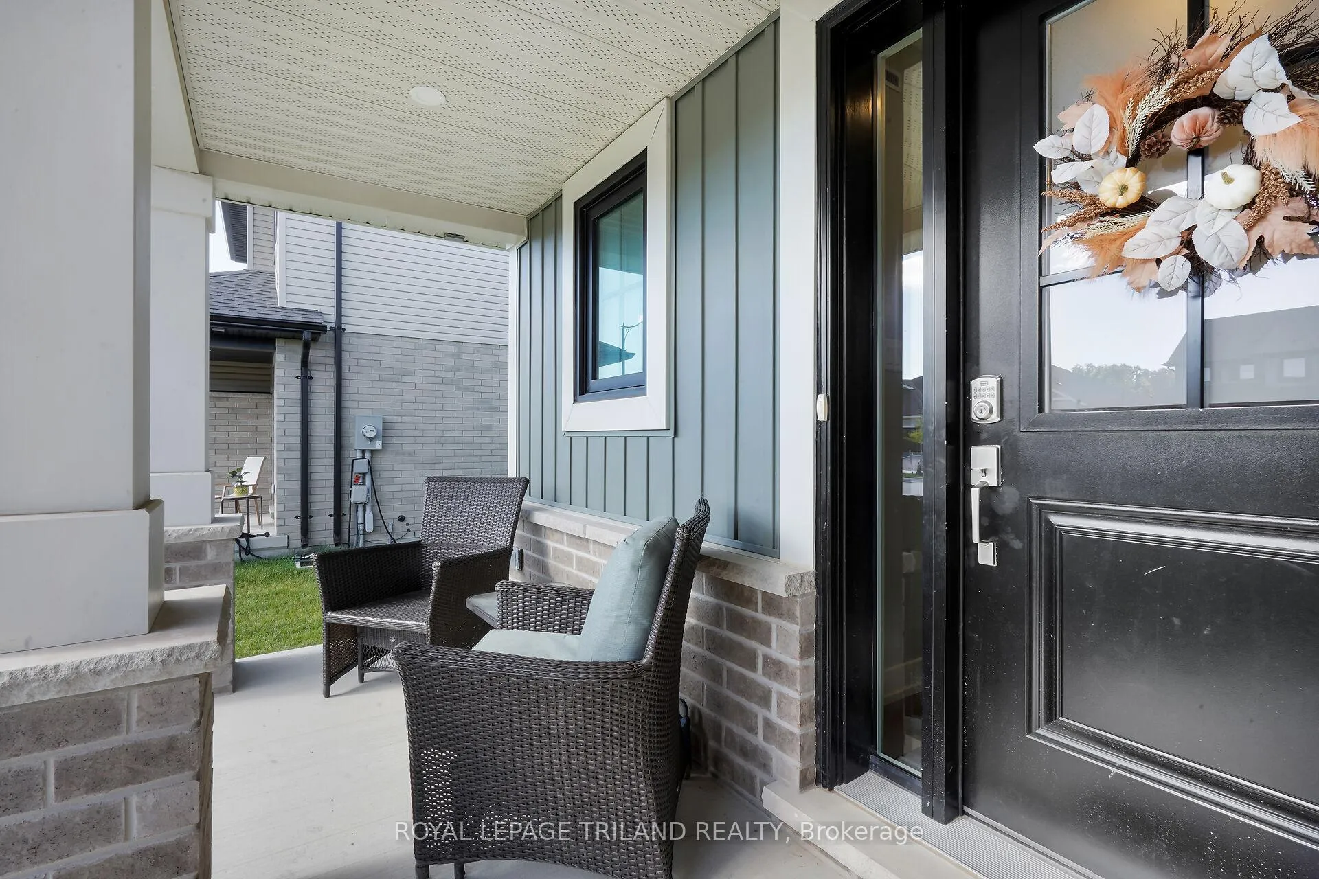 Photo 6 of 103 Empire Parkway, St. Thomas — HOMEH