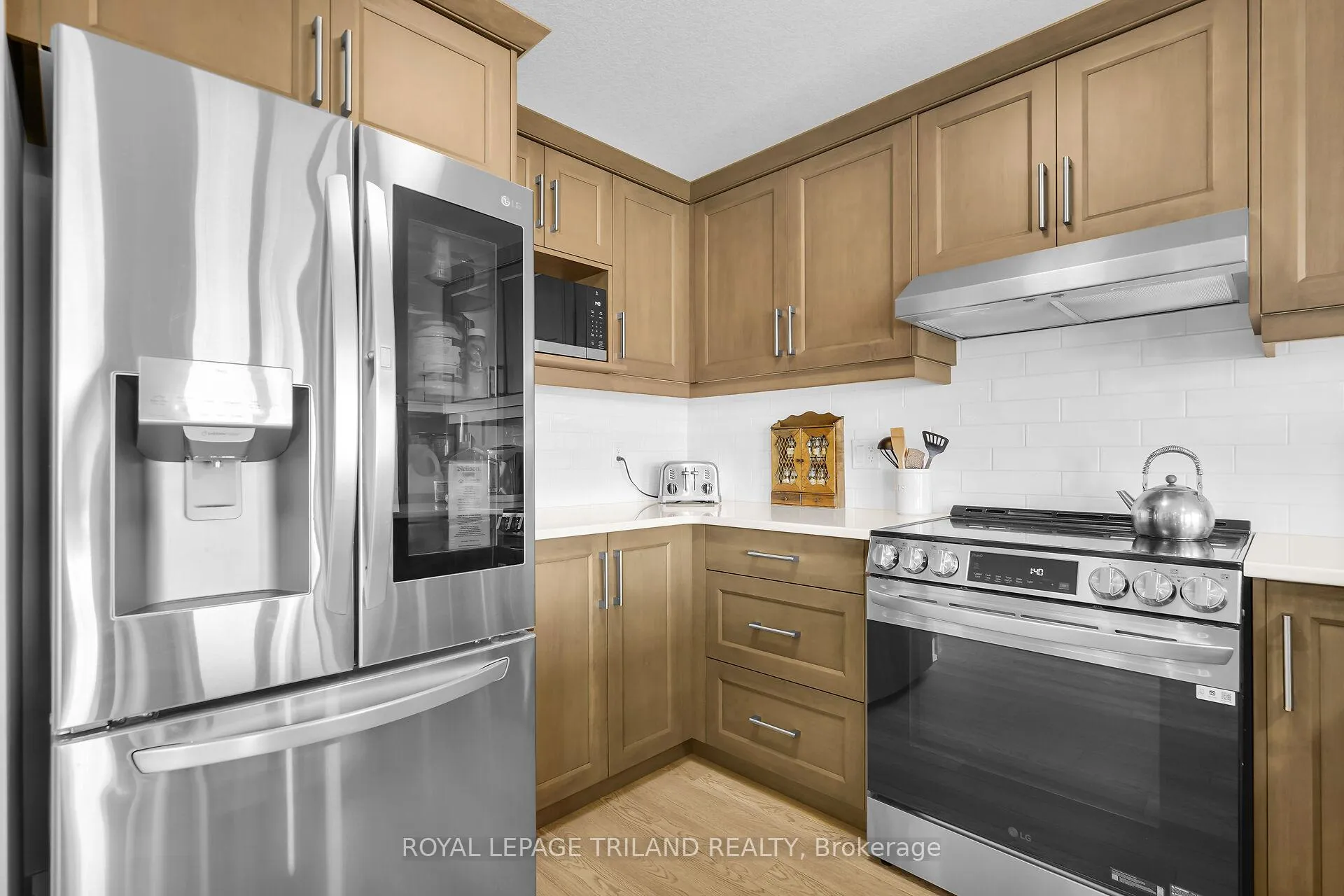 Photo 11 of 103 Empire Parkway, St. Thomas — HOMEH