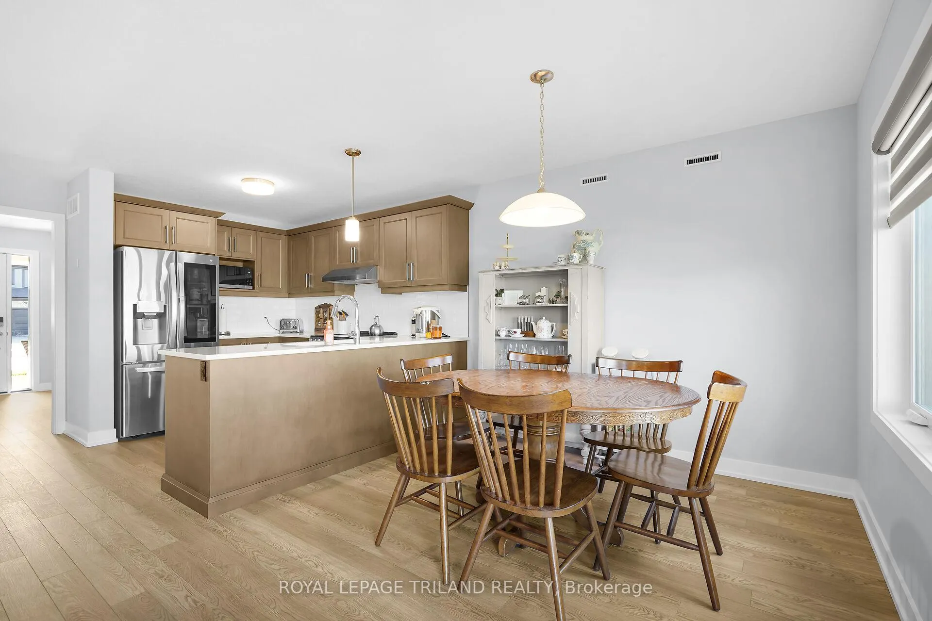 Photo 15 of 103 Empire Parkway, St. Thomas — HOMEH