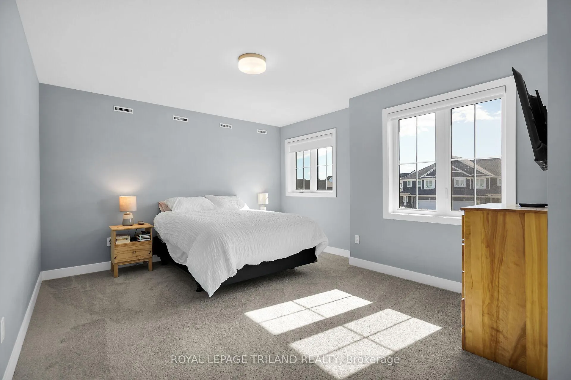 Photo 20 of 103 Empire Parkway, St. Thomas — HOMEH