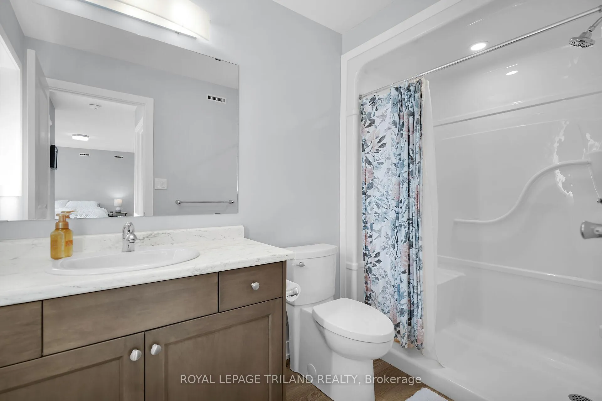 Photo 24 of 103 Empire Parkway, St. Thomas — HOMEH