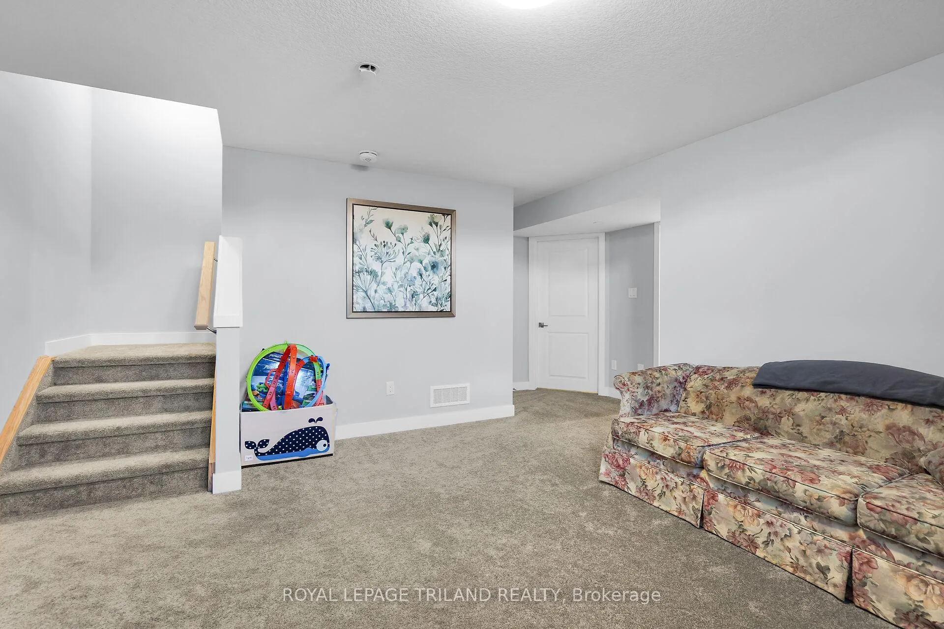 Photo 33 of 103 Empire Parkway, St. Thomas — HOMEH