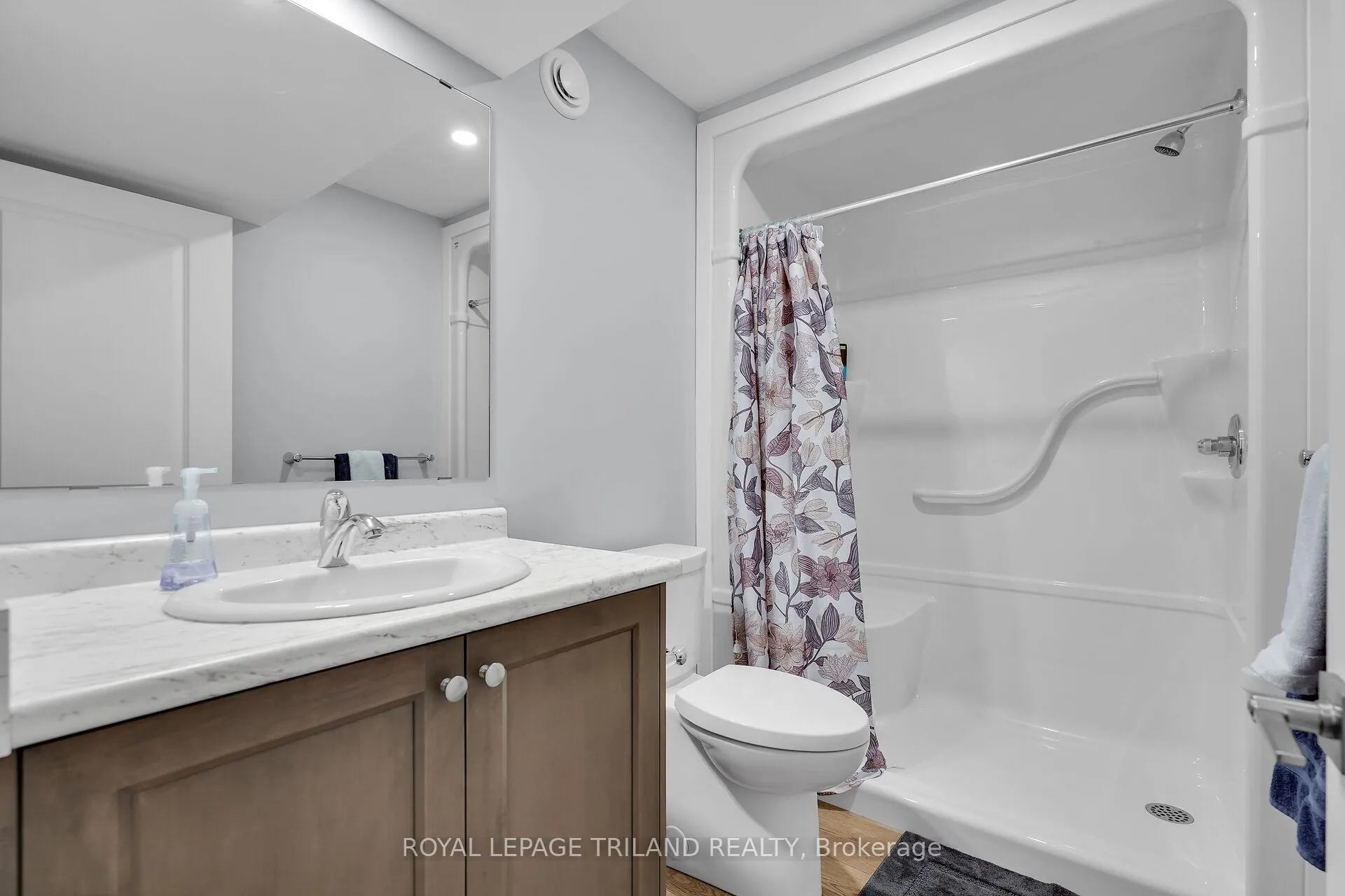 Photo 37 of 103 Empire Parkway, St. Thomas — HOMEH