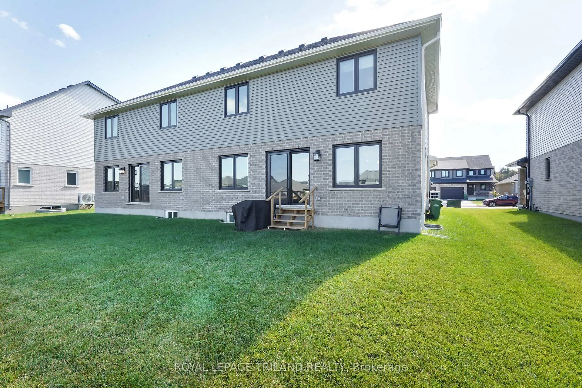 Photo 41 of 103 Empire Parkway, St. Thomas — HOMEH
