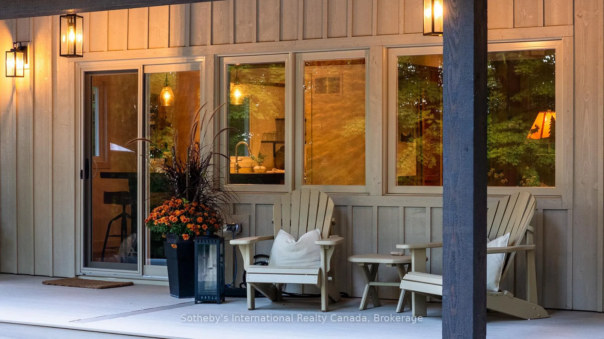 Photo 3 of 131 Kitzbuhl Crescent, Blue Mountains — HOMEH
