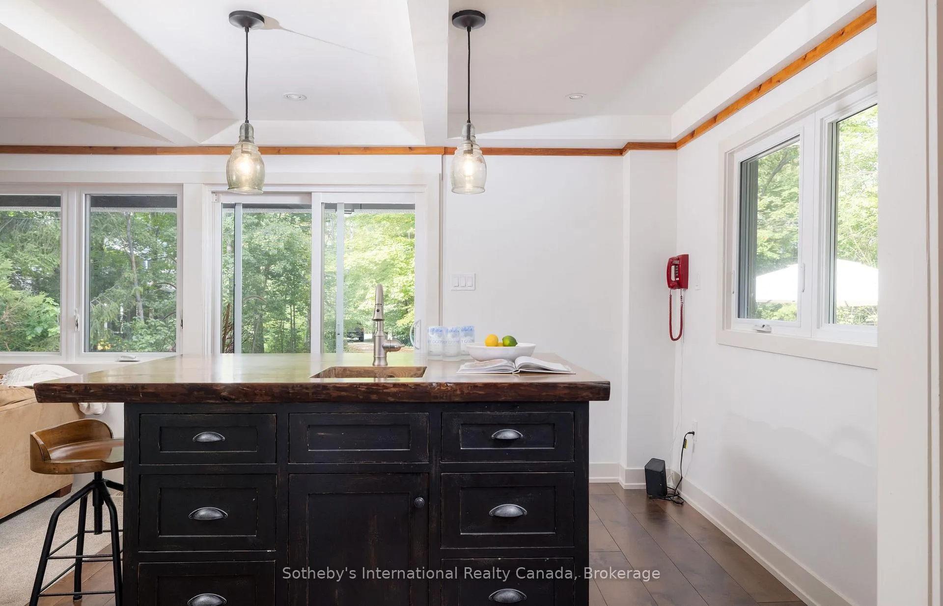 Photo 12 of 131 Kitzbuhl Crescent, Blue Mountains — HOMEH