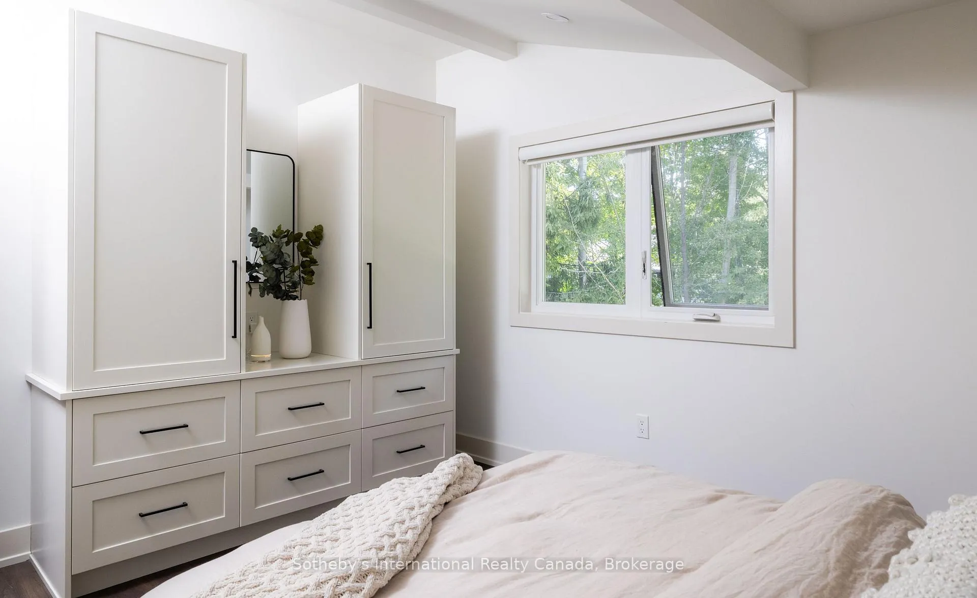 Photo 21 of 131 Kitzbuhl Crescent, Blue Mountains — HOMEH