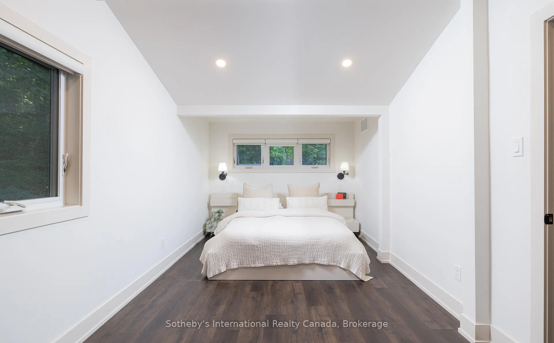 Photo 23 of 131 Kitzbuhl Crescent, Blue Mountains — HOMEH