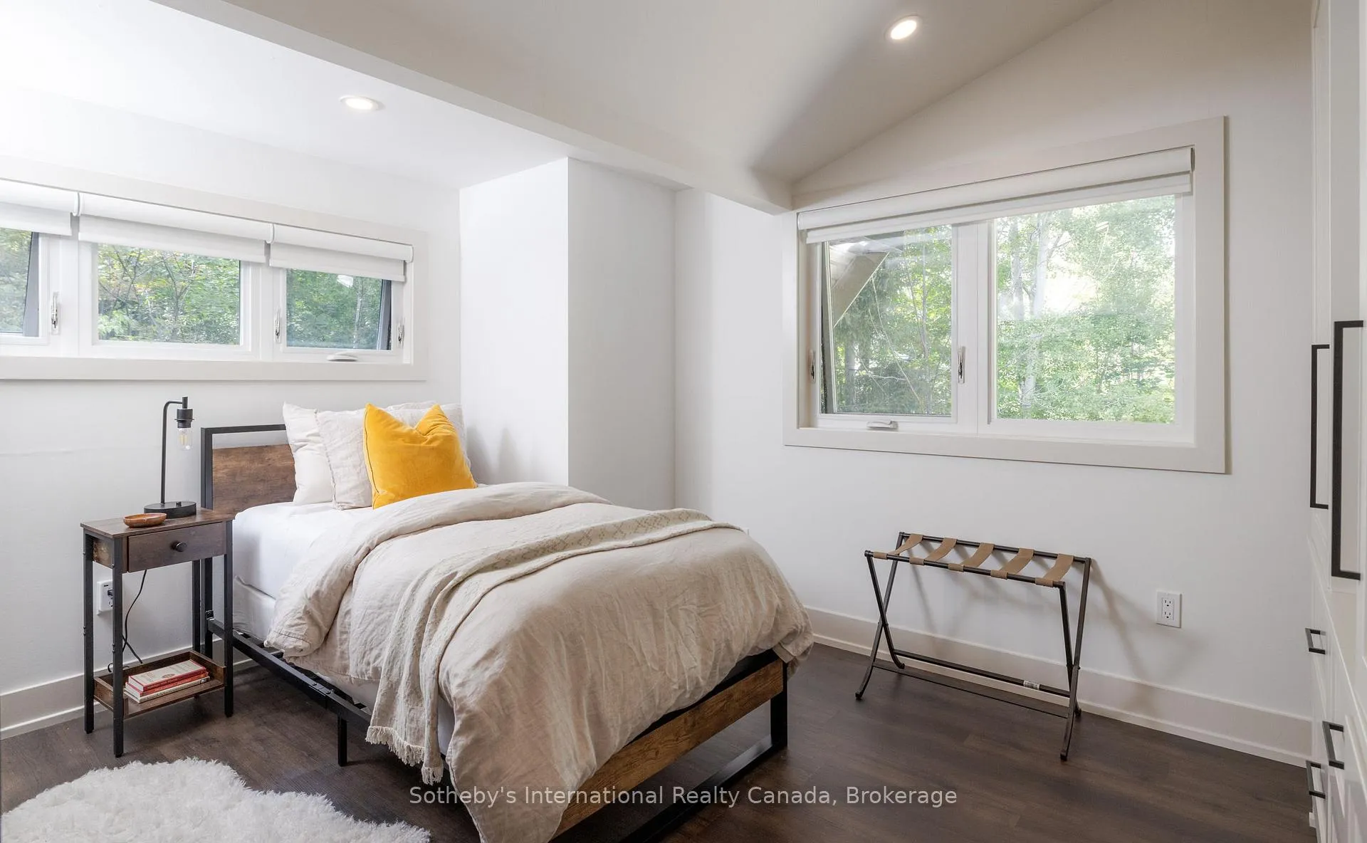 Photo 26 of 131 Kitzbuhl Crescent, Blue Mountains — HOMEH