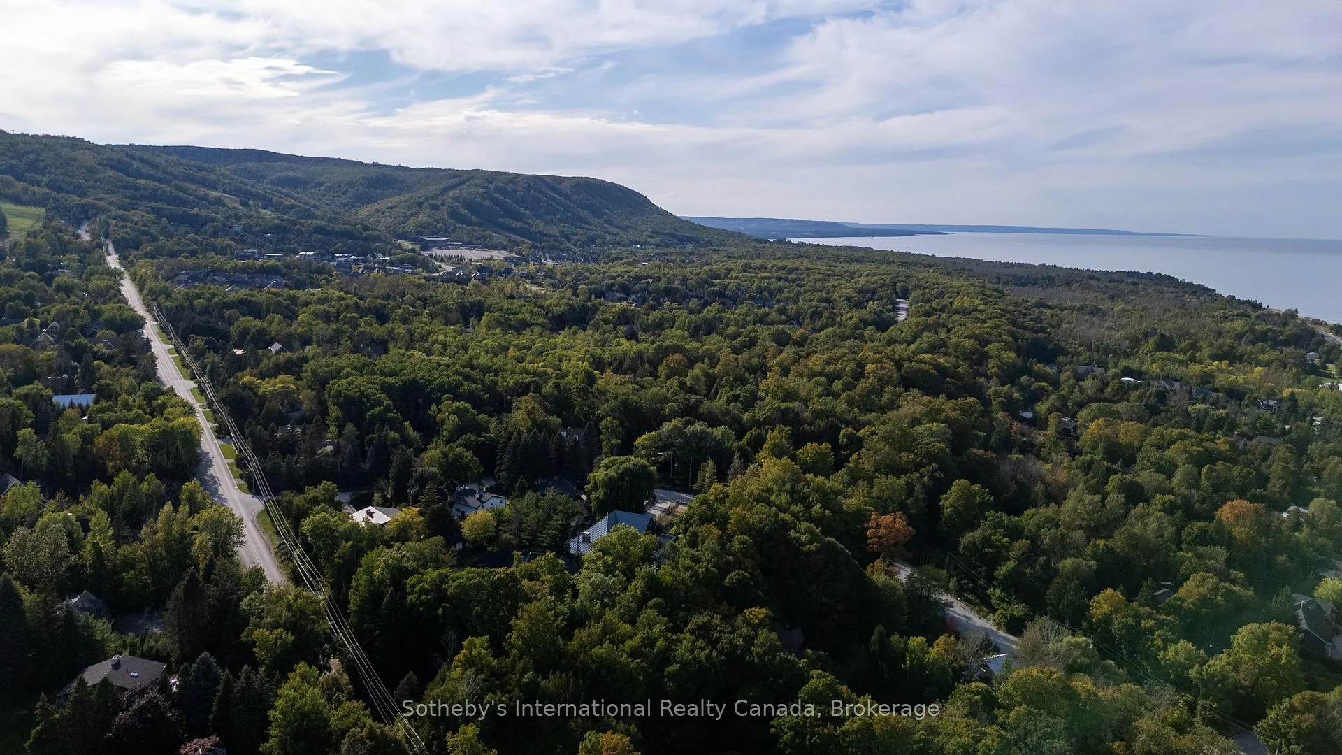 Photo 48 of 131 Kitzbuhl Crescent, Blue Mountains — HOMEH