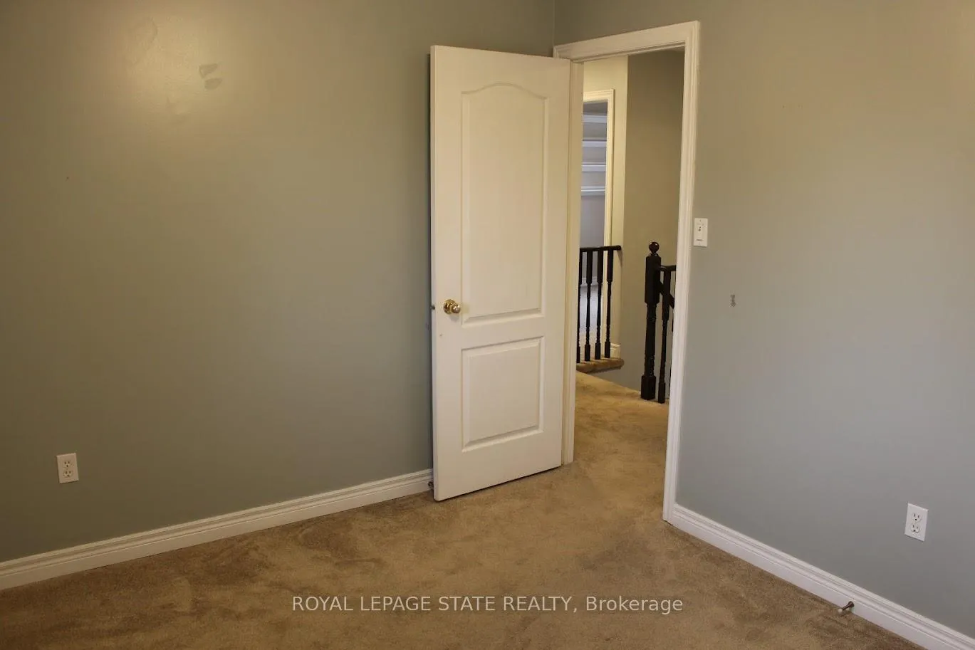 Photo 17 of 2128 Blackforest Crescent, Oakville, Westmount — HOMEH