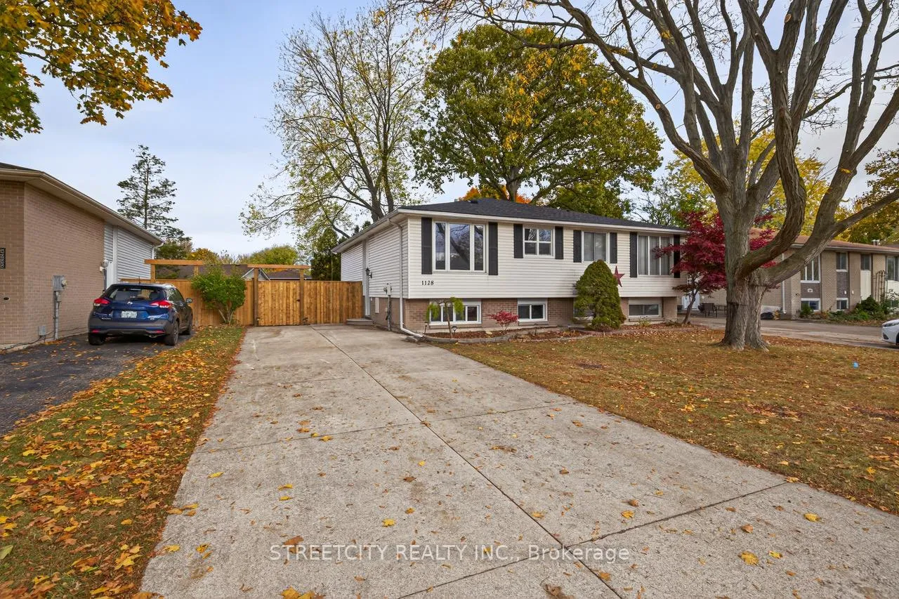Photo 1 of 1128 Overlea Crescent, Sarnia — HOMEH