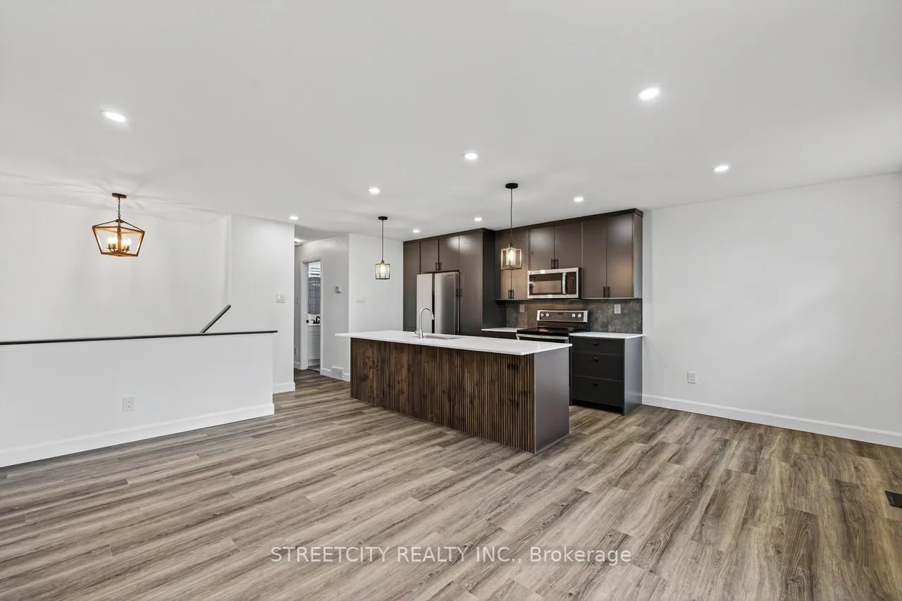 Photo 3 of 1128 Overlea Crescent, Sarnia — HOMEH