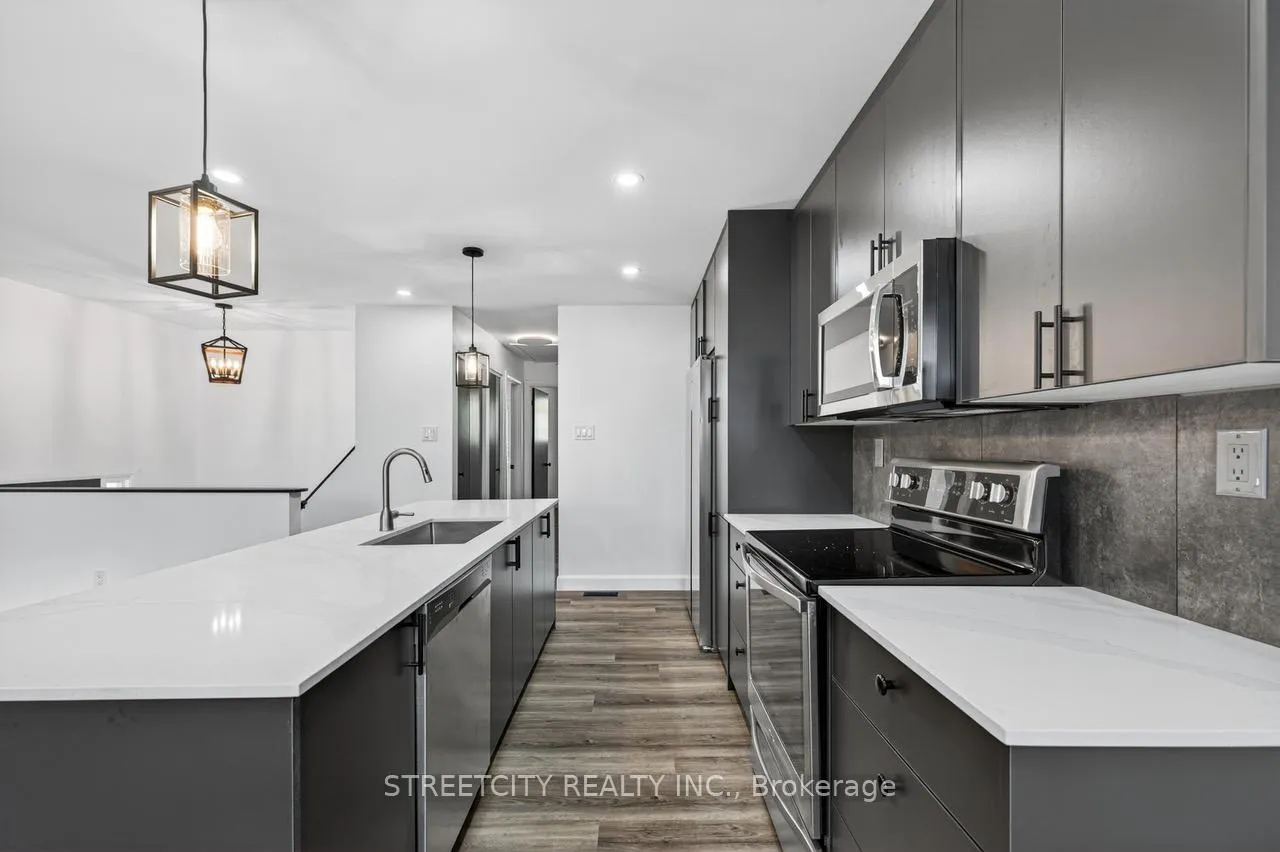 Photo 5 of 1128 Overlea Crescent, Sarnia — HOMEH