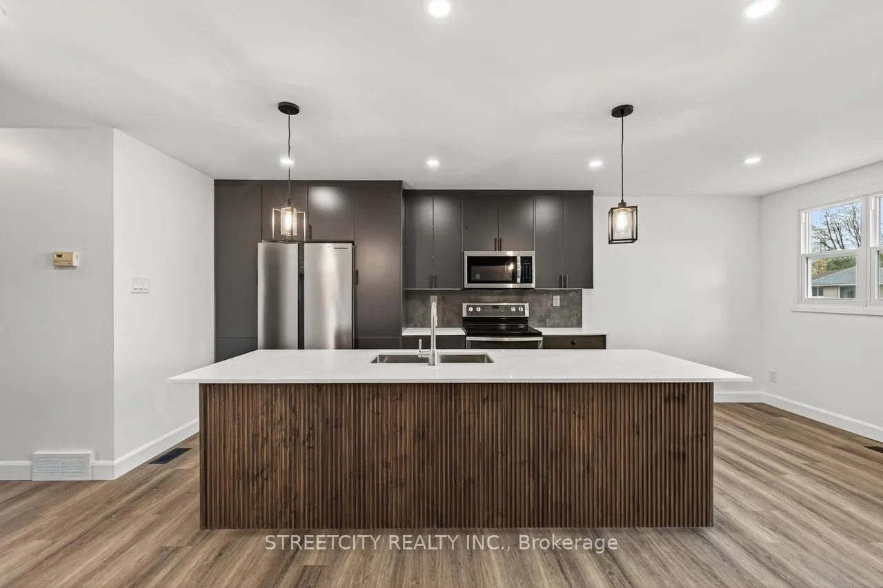 Photo 7 of 1128 Overlea Crescent, Sarnia — HOMEH
