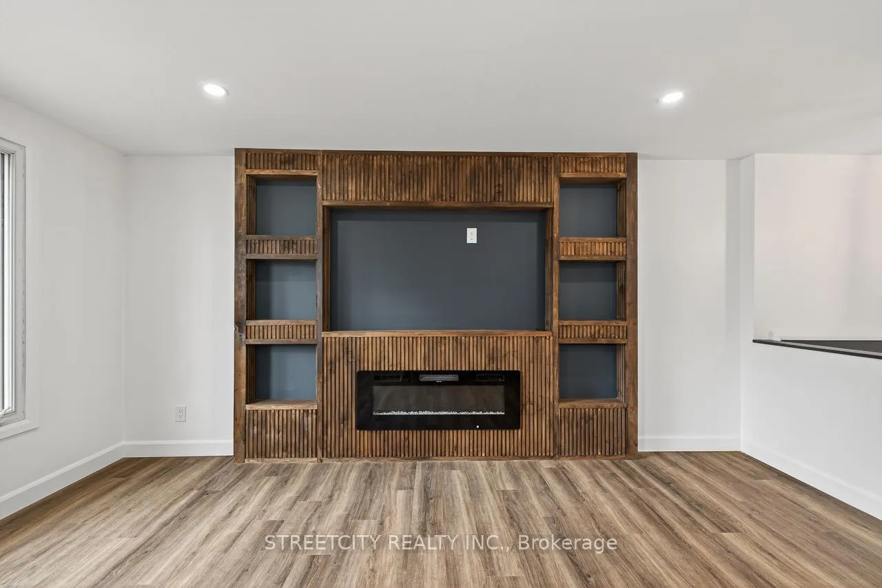 Photo 8 of 1128 Overlea Crescent, Sarnia — HOMEH
