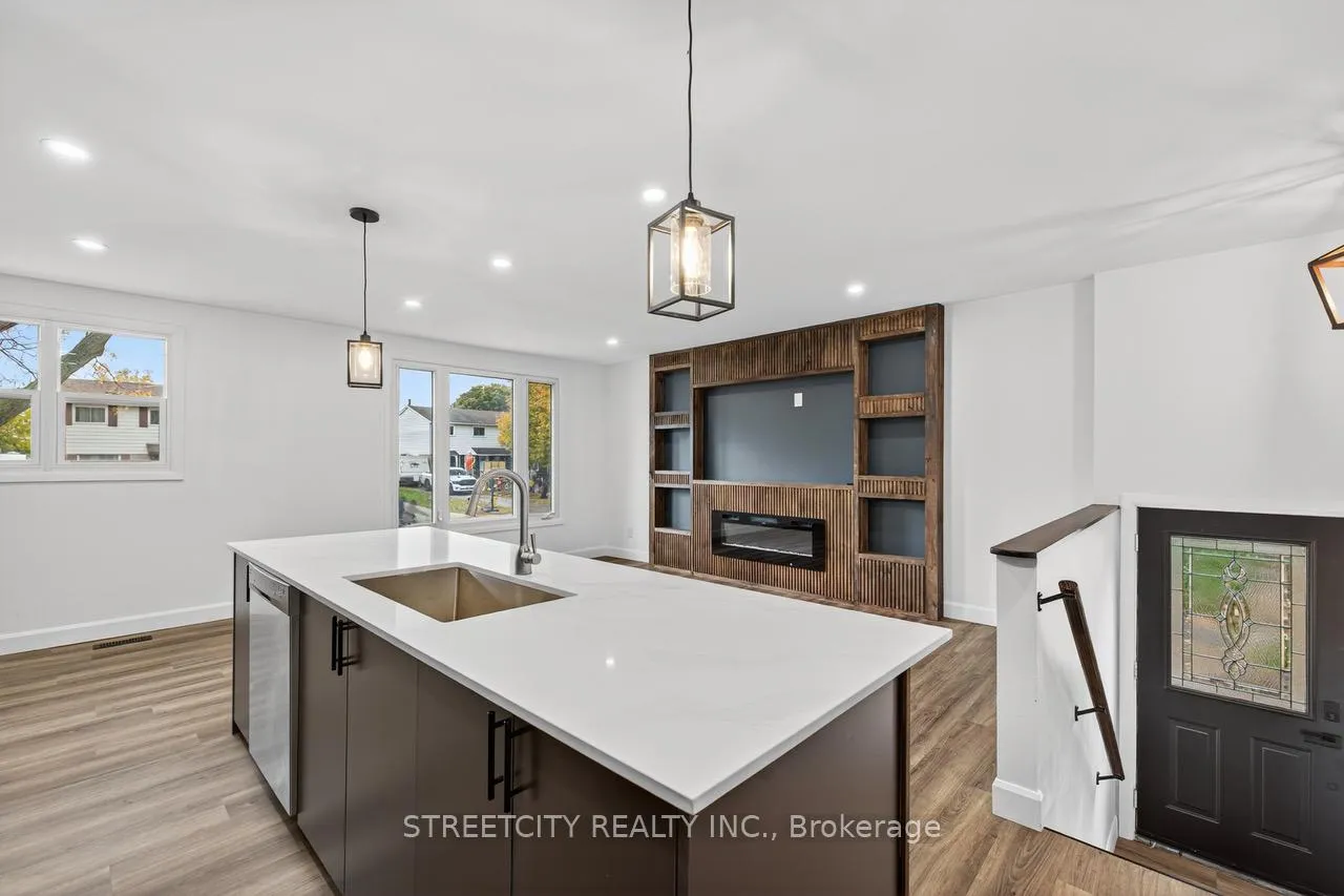 Photo 10 of 1128 Overlea Crescent, Sarnia — HOMEH