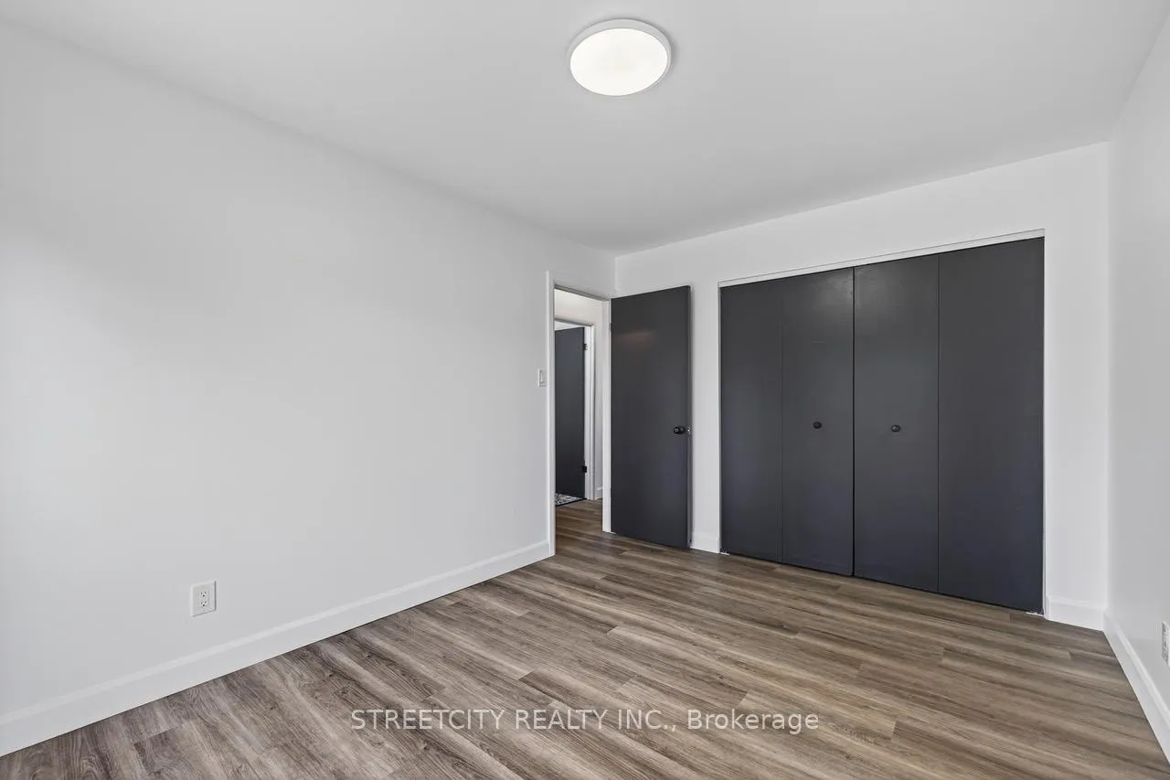 Photo 12 of 1128 Overlea Crescent, Sarnia — HOMEH