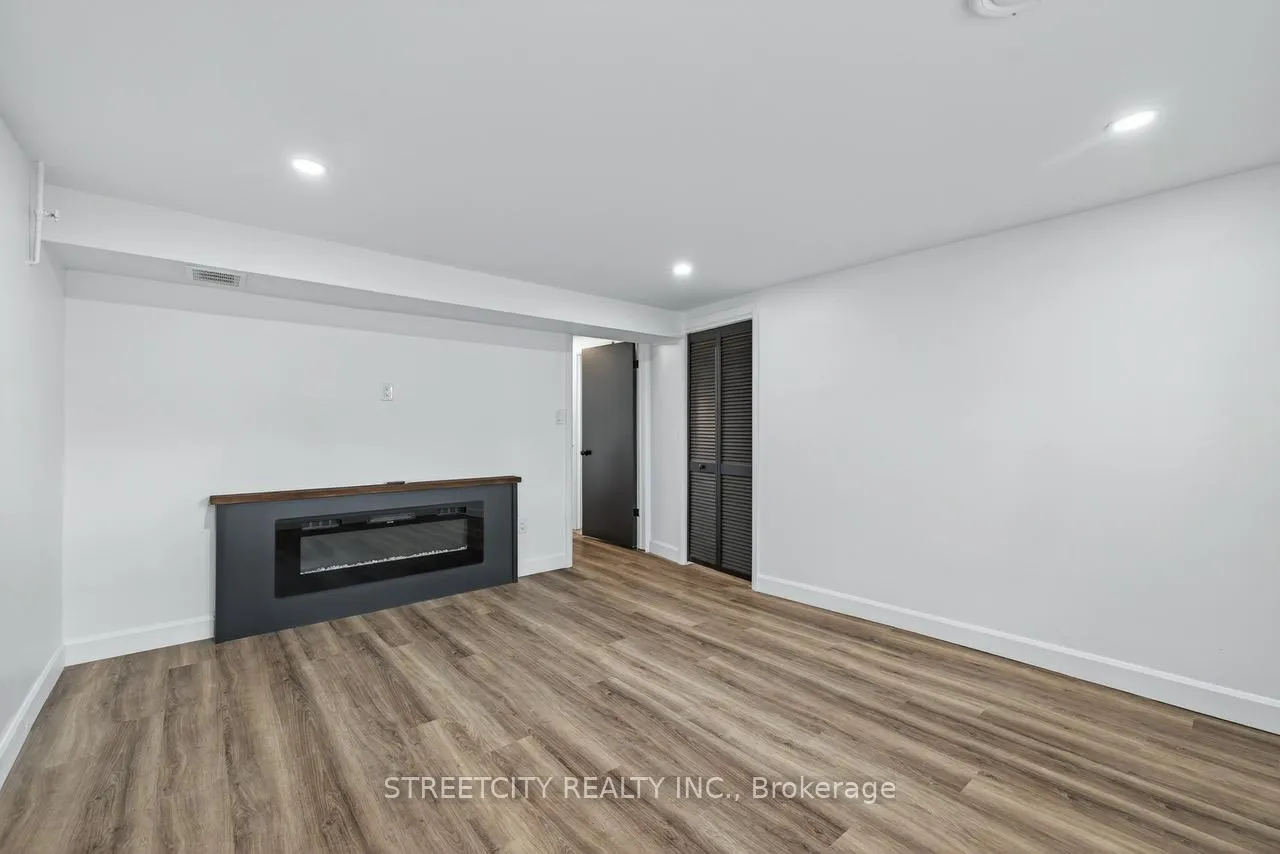 Photo 17 of 1128 Overlea Crescent, Sarnia — HOMEH