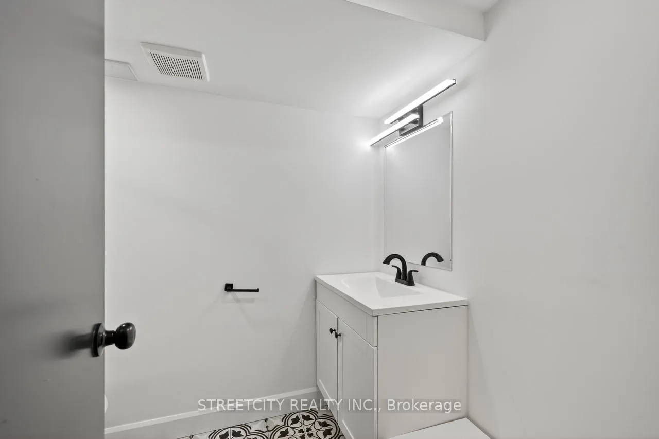 Photo 23 of 1128 Overlea Crescent, Sarnia — HOMEH
