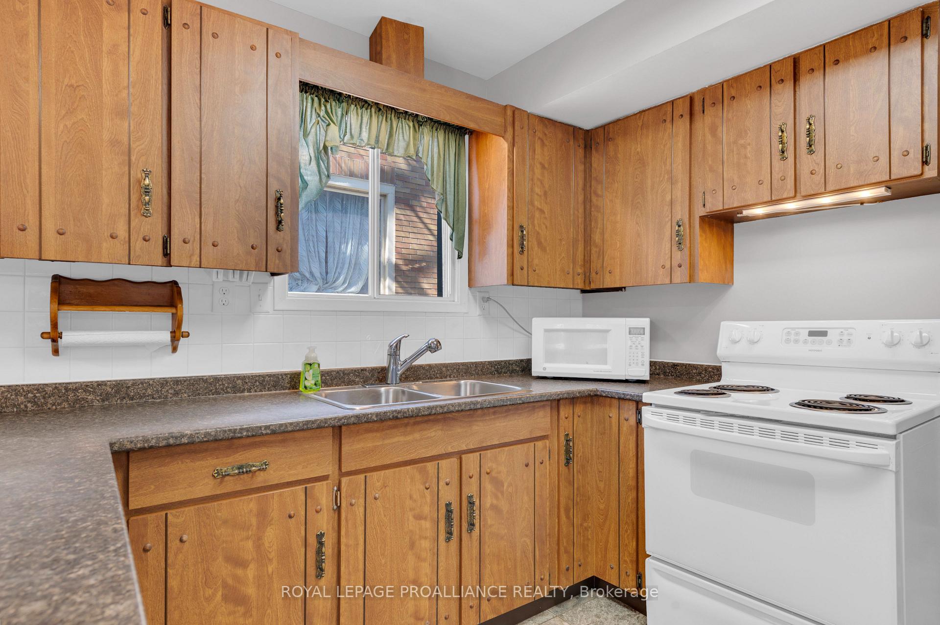 Photo 19 of 152 Bleecker Avenue, Belleville, Belleville Ward — HOMEH
