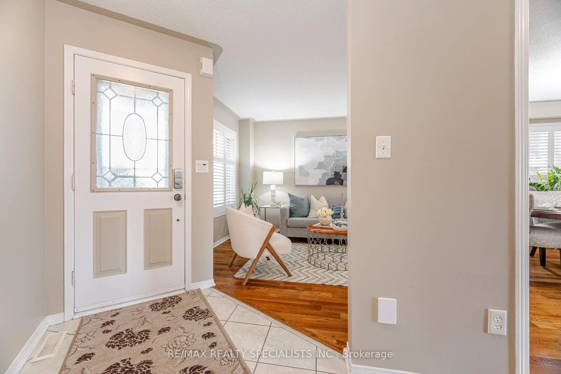 Photo 4 of 45 Bradshaw Street, Clarington, Bowmanville — HOMEH