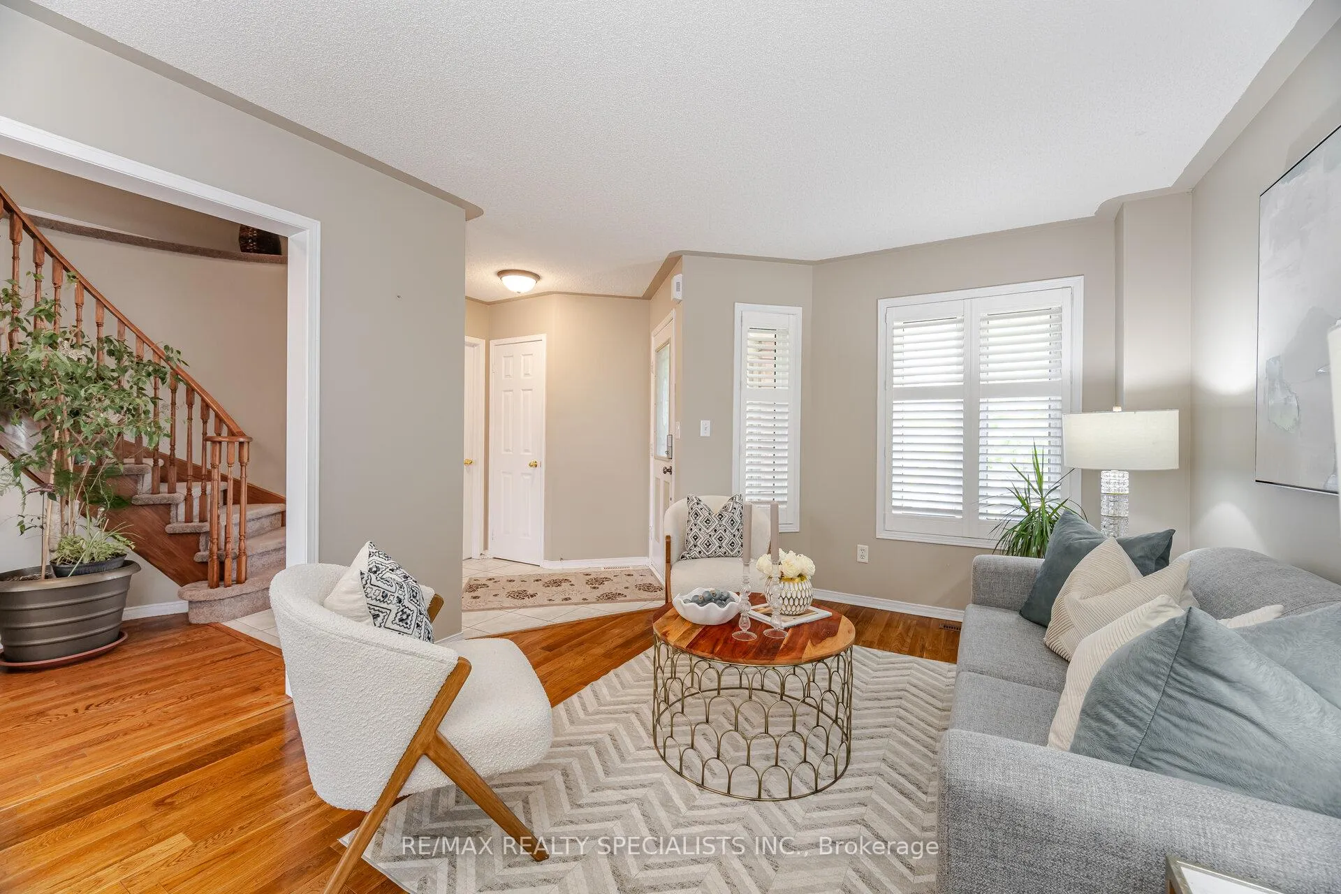 Photo 5 of 45 Bradshaw Street, Clarington, Bowmanville — HOMEH