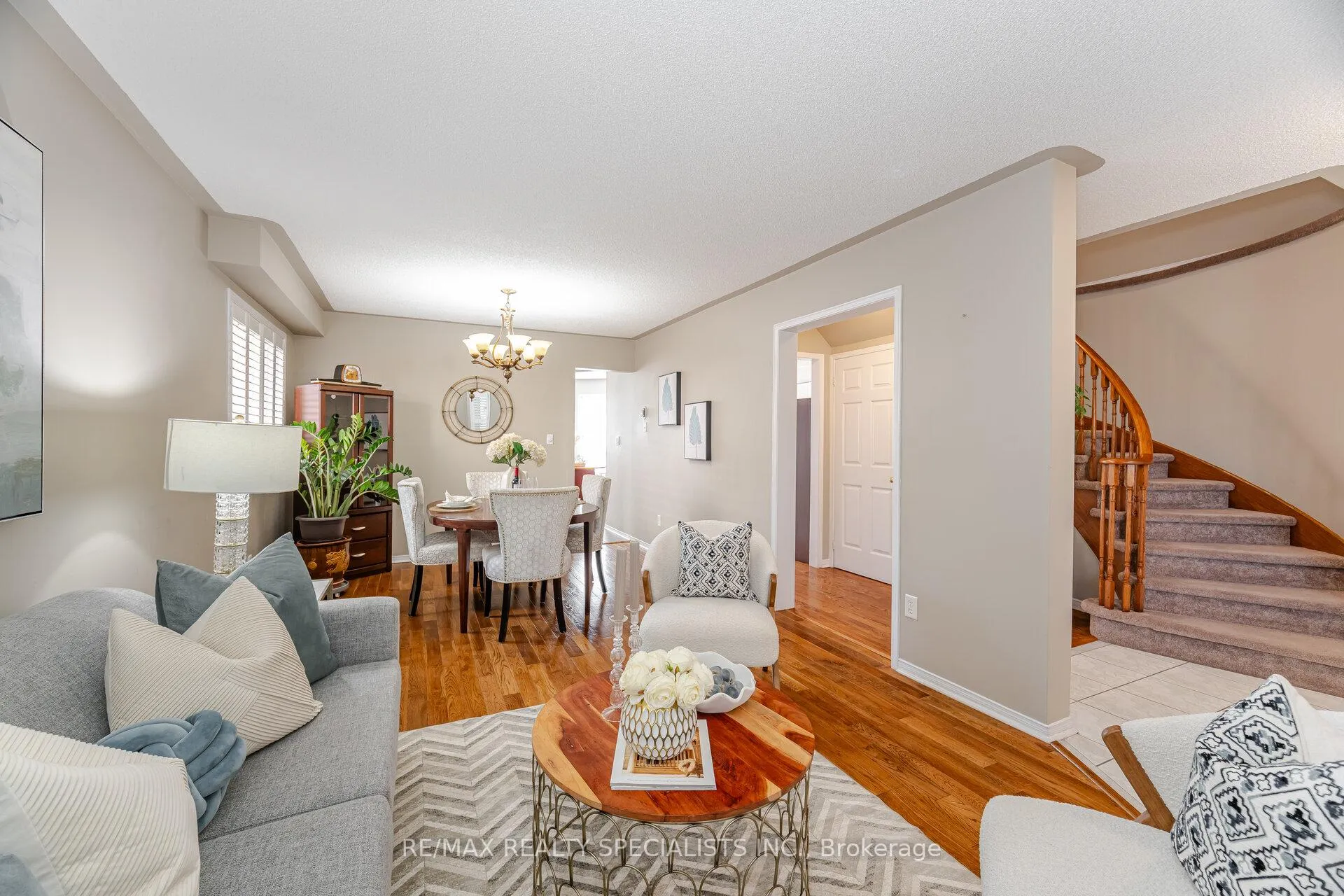 Photo 6 of 45 Bradshaw Street, Clarington, Bowmanville — HOMEH