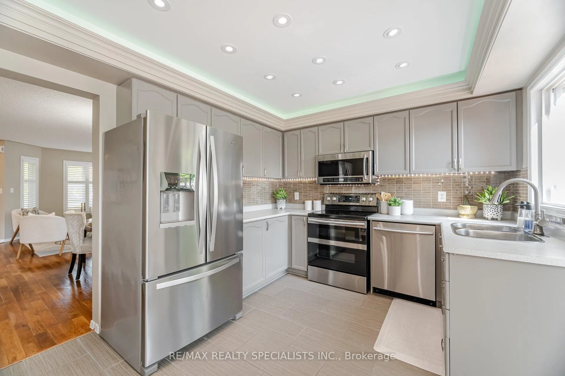 Photo 10 of 45 Bradshaw Street, Clarington, Bowmanville — HOMEH