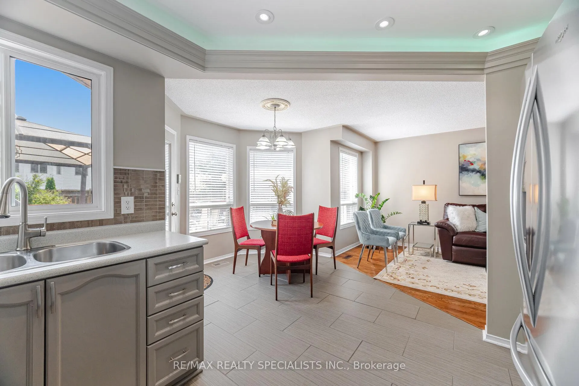 Photo 12 of 45 Bradshaw Street, Clarington, Bowmanville — HOMEH