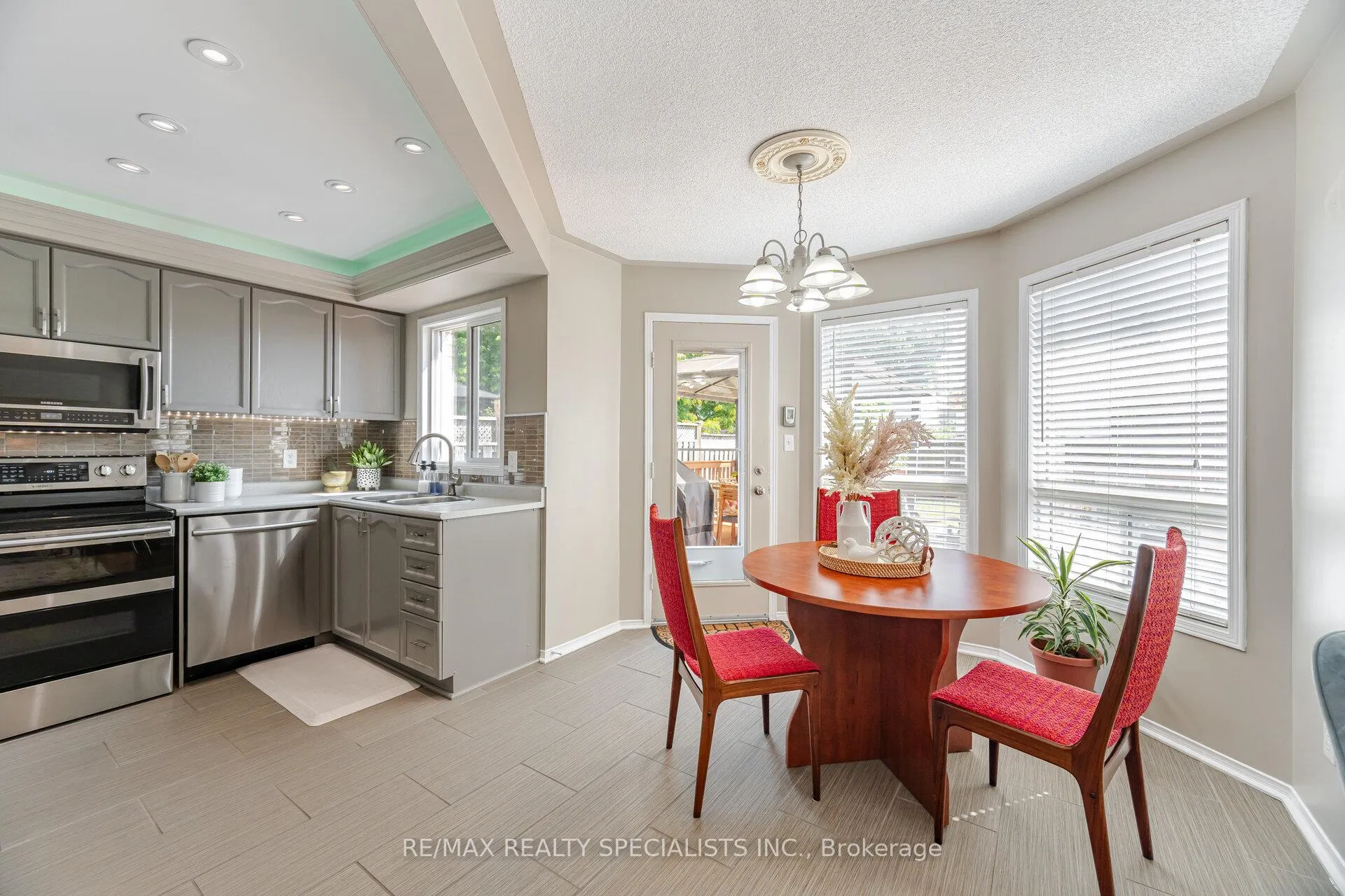 Photo 13 of 45 Bradshaw Street, Clarington, Bowmanville — HOMEH