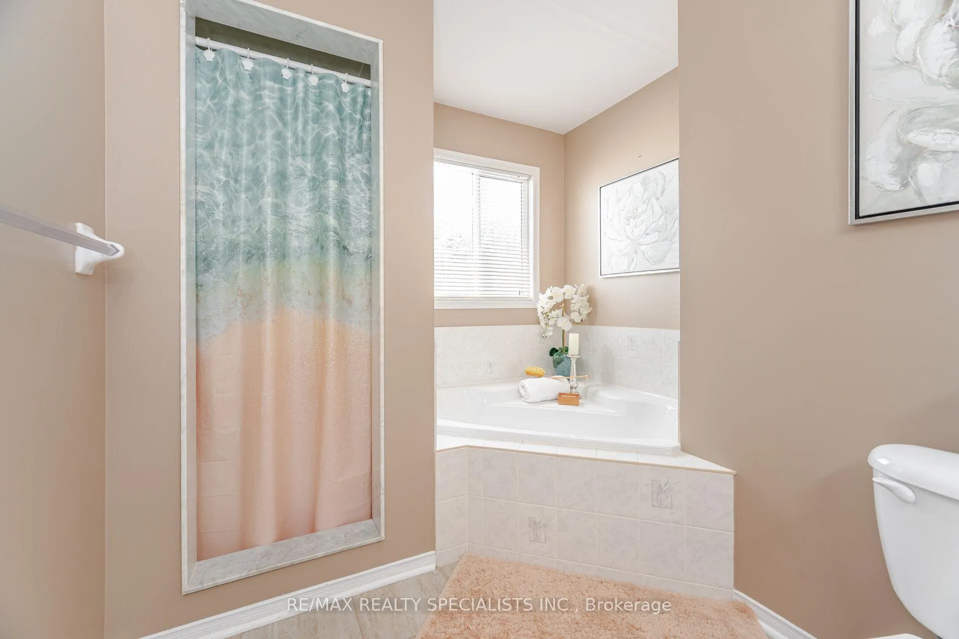 Photo 25 of 45 Bradshaw Street, Clarington, Bowmanville — HOMEH