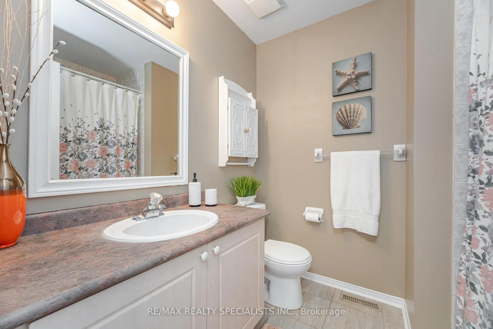 Photo 31 of 45 Bradshaw Street, Clarington, Bowmanville — HOMEH
