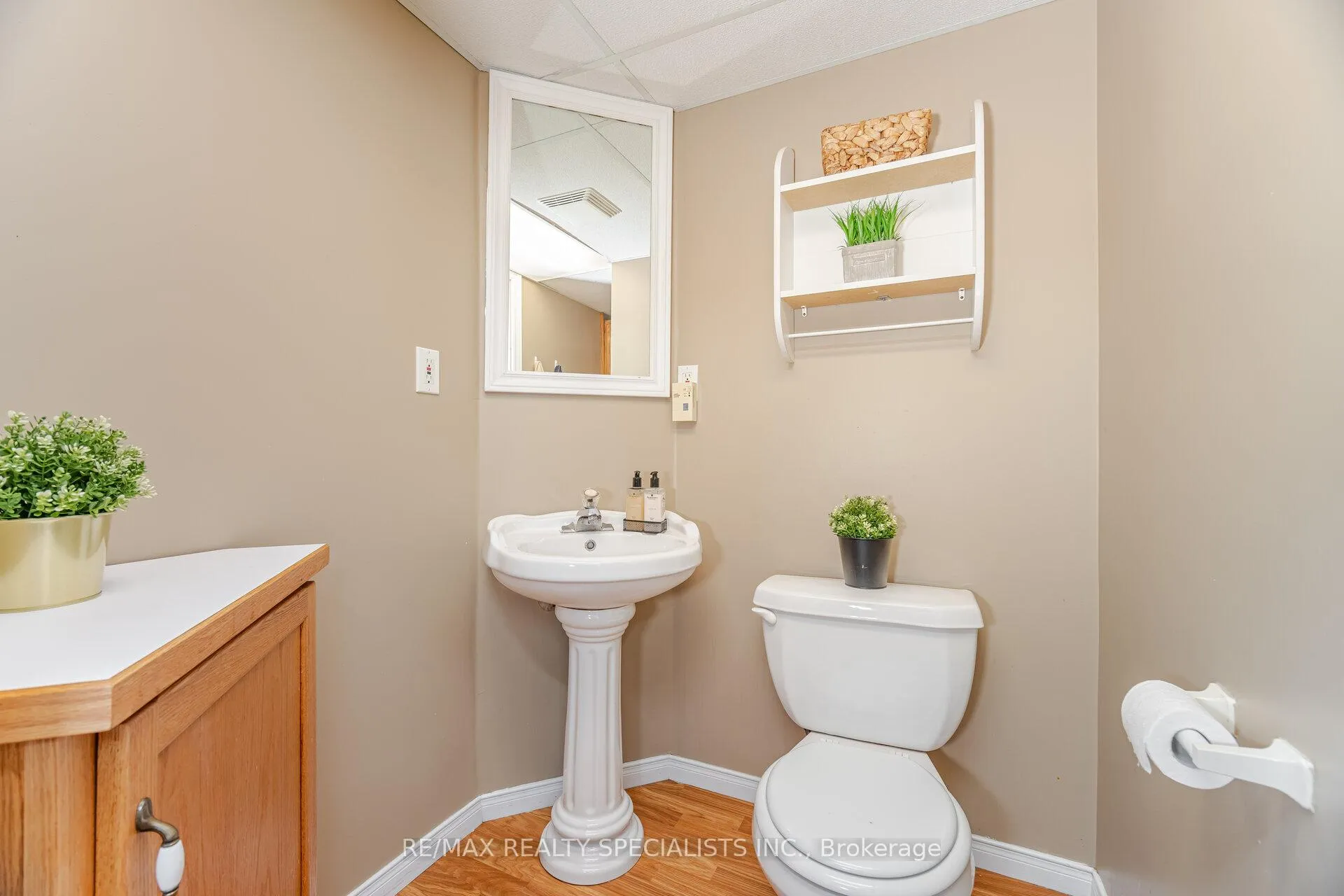 Photo 32 of 45 Bradshaw Street, Clarington, Bowmanville — HOMEH