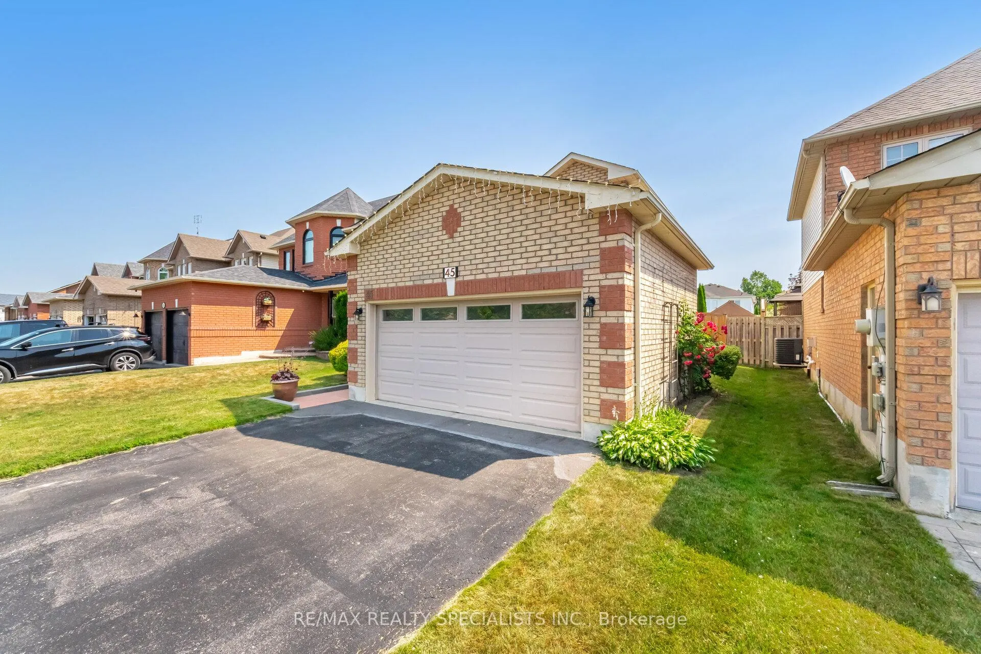 Photo 44 of 45 Bradshaw Street, Clarington, Bowmanville — HOMEH