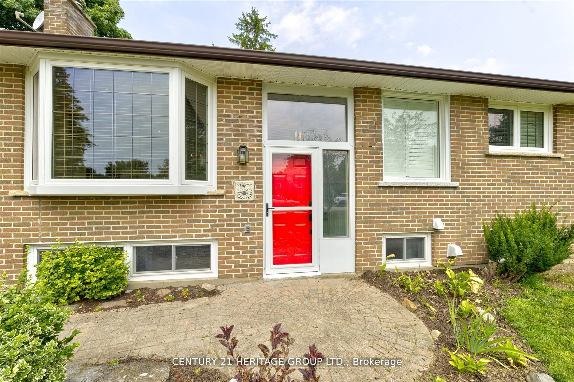 Photo 2 of 10 Bachly Crescent, King, Pottageville — HOMEH