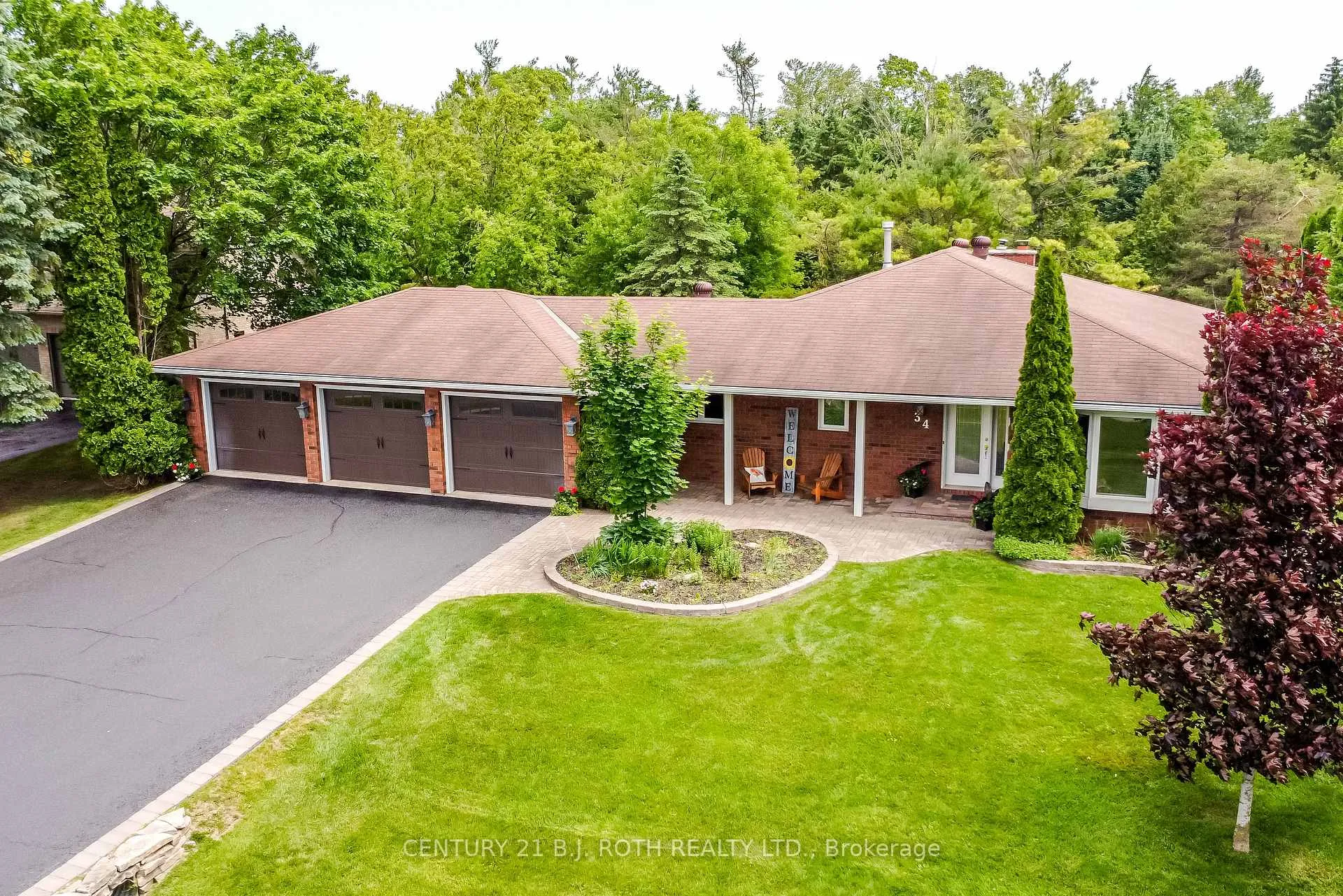 Photo 3 of 34 Cairns Boulevard, Springwater, Midhurst — HOMEH