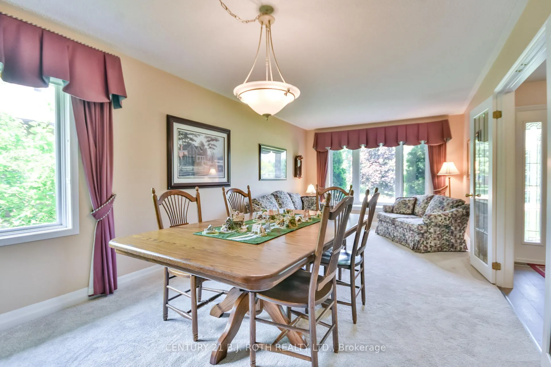 Photo 17 of 34 Cairns Boulevard, Springwater, Midhurst — HOMEH