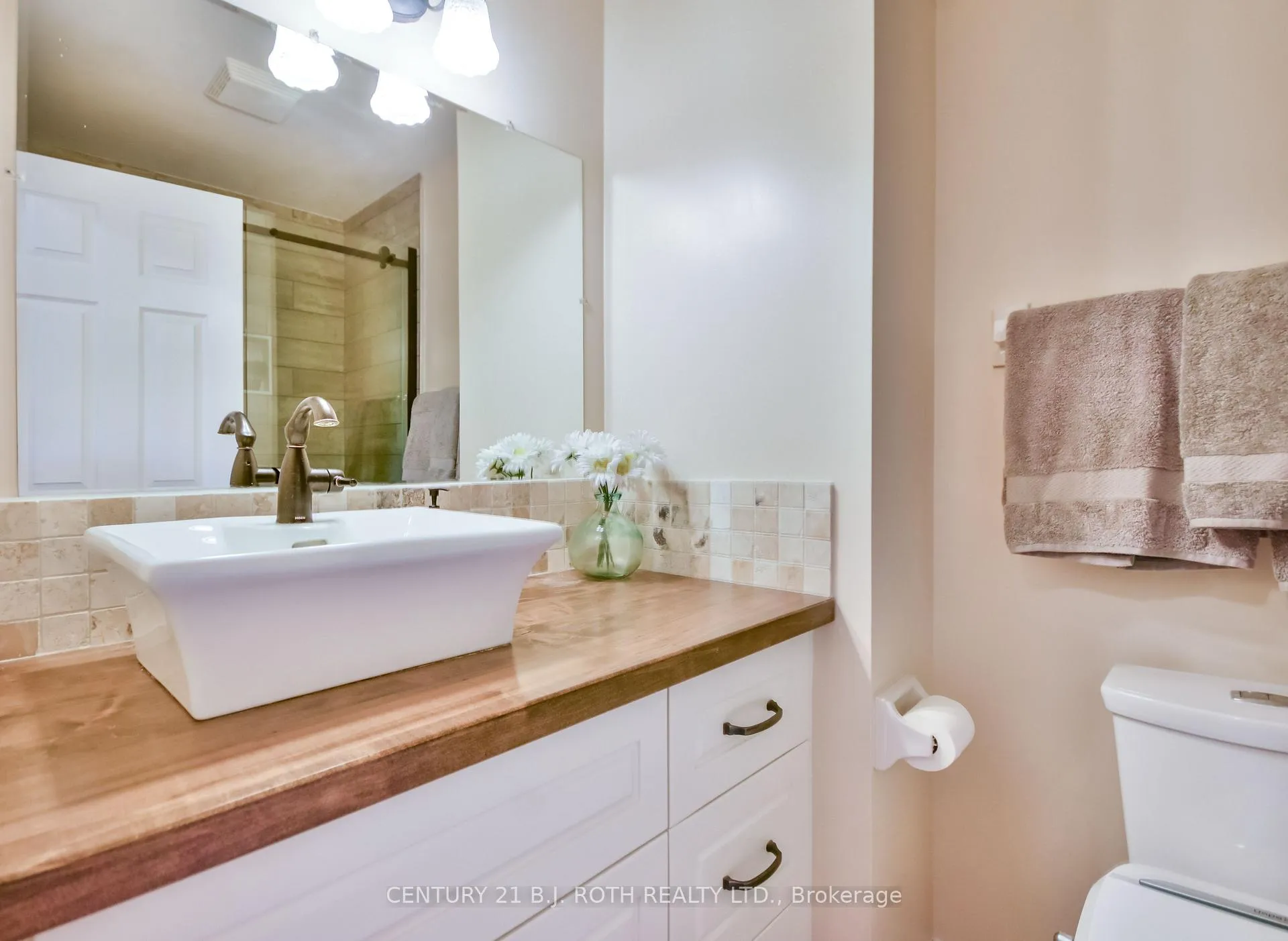 Photo 22 of 34 Cairns Boulevard, Springwater, Midhurst — HOMEH