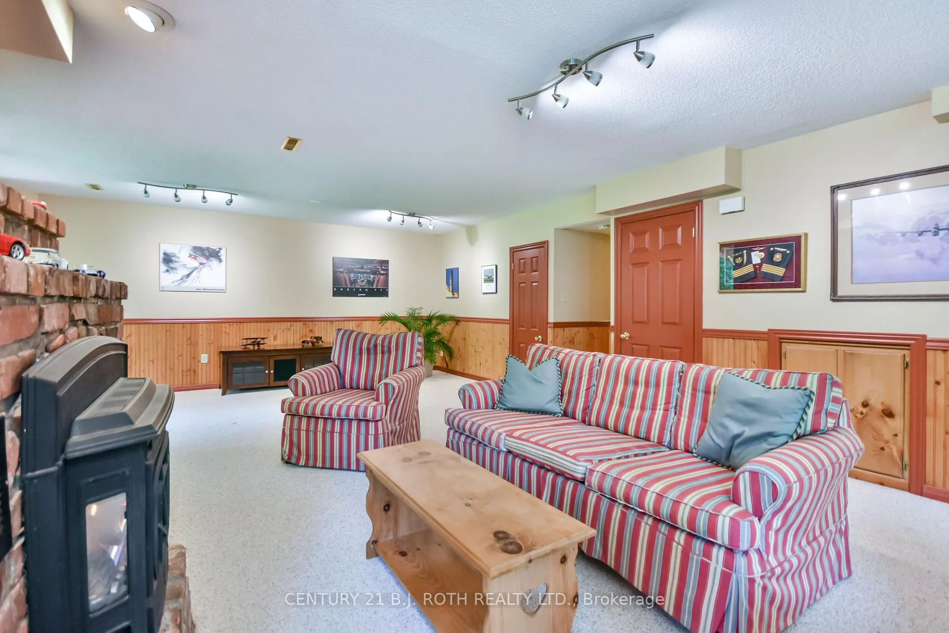 Photo 27 of 34 Cairns Boulevard, Springwater, Midhurst — HOMEH