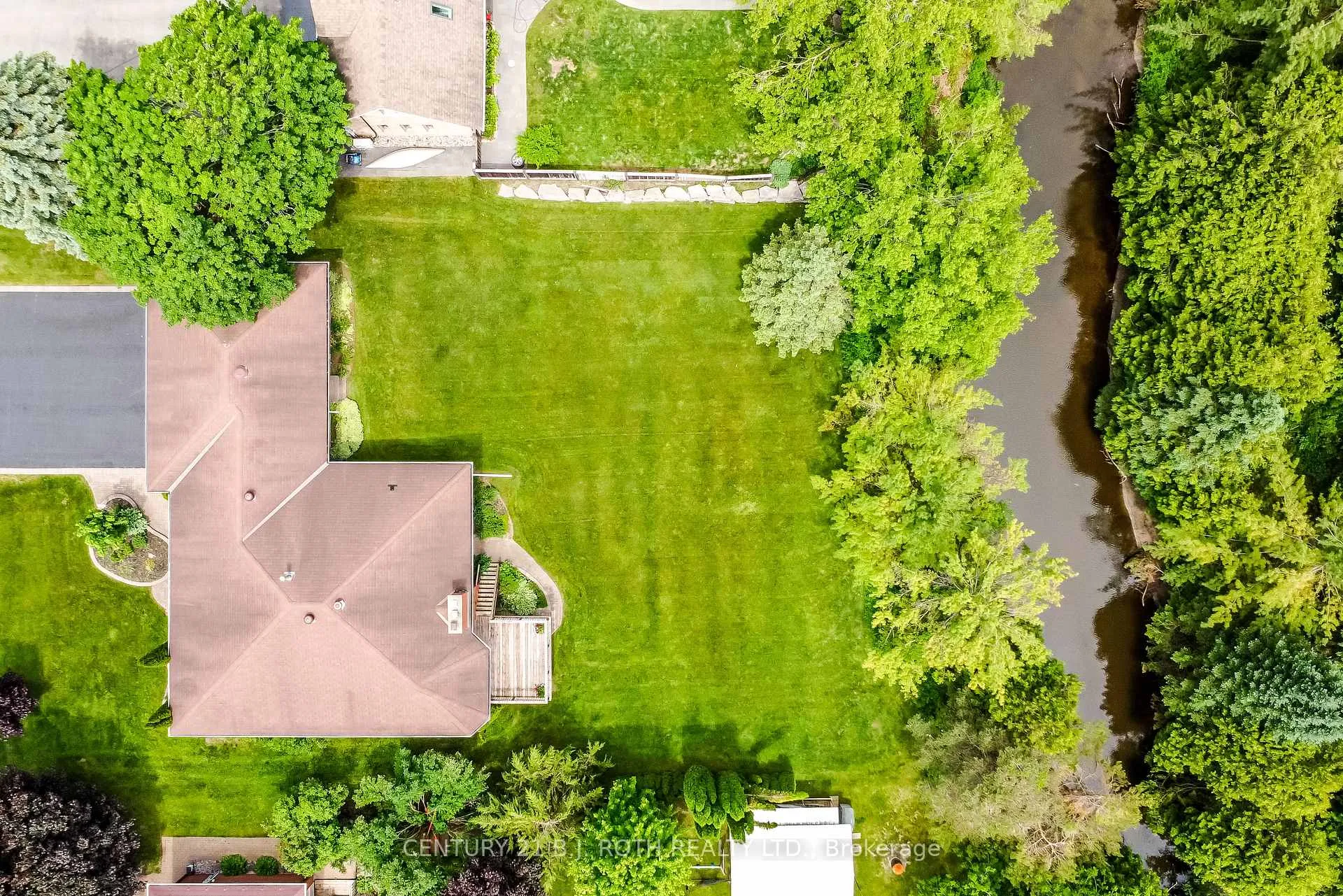 Photo 33 of 34 Cairns Boulevard, Springwater, Midhurst — HOMEH