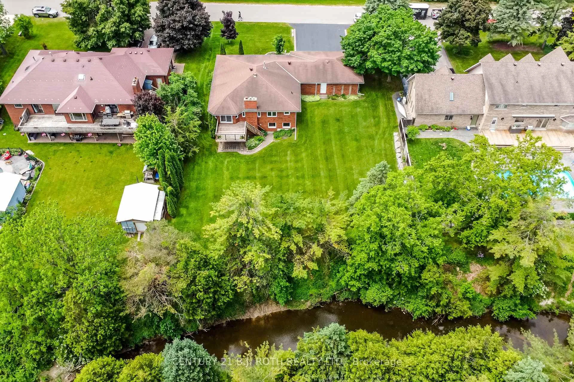 Photo 34 of 34 Cairns Boulevard, Springwater, Midhurst — HOMEH