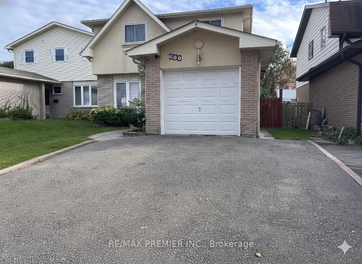 Photo 3 of 600 Stonebridge Lane, Pickering, West Shore — HOMEH
