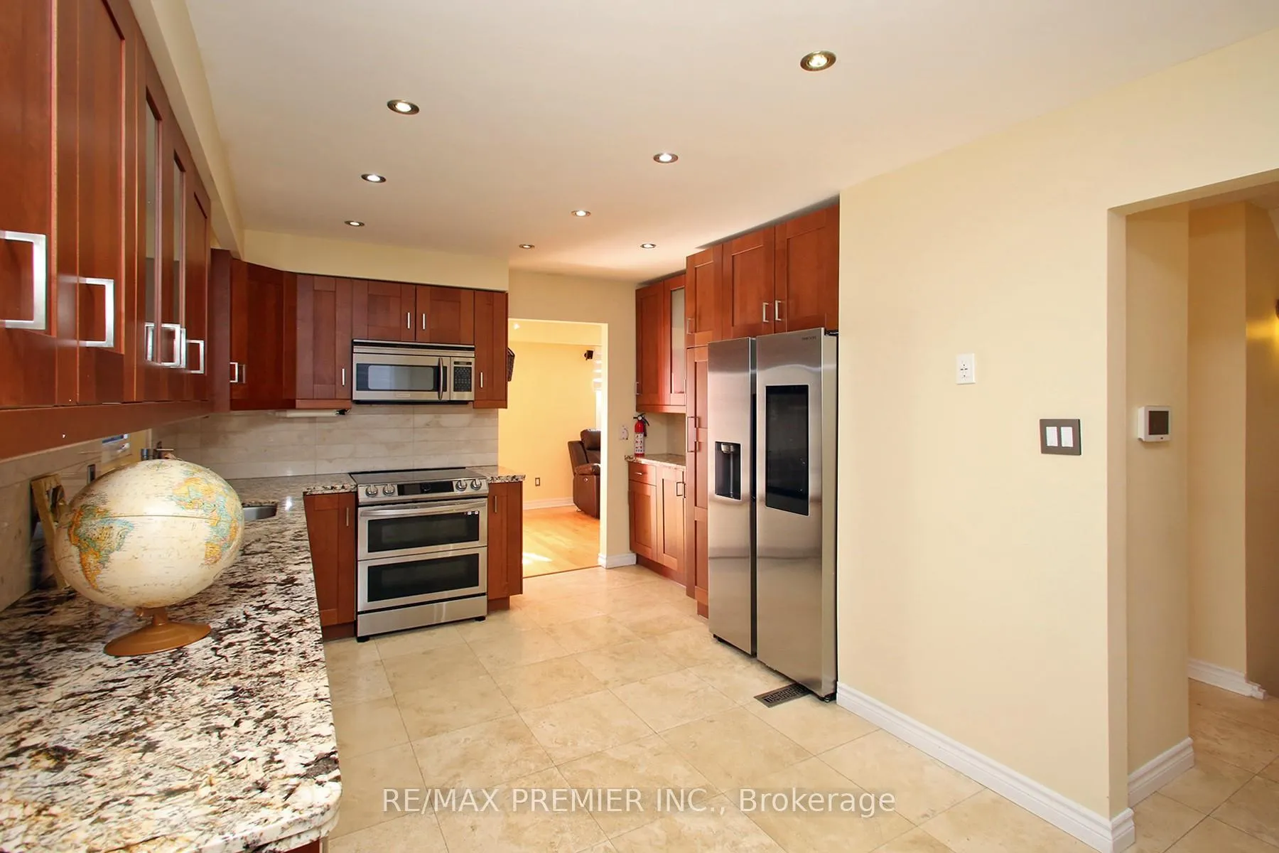 Photo 18 of 600 Stonebridge Lane, Pickering, West Shore — HOMEH