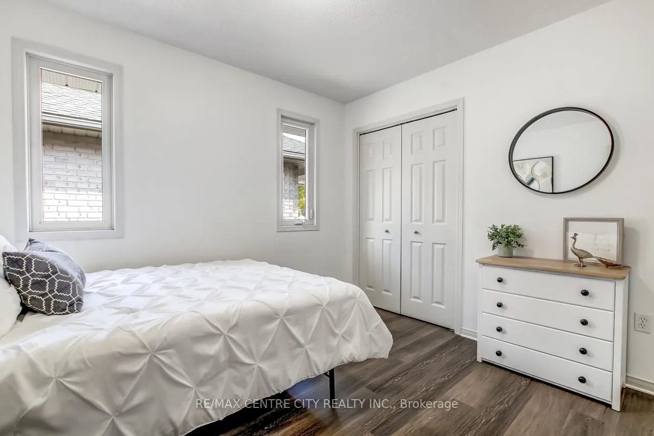 Photo 5 of 11 Axford Parkway, St. Thomas — HOMEH
