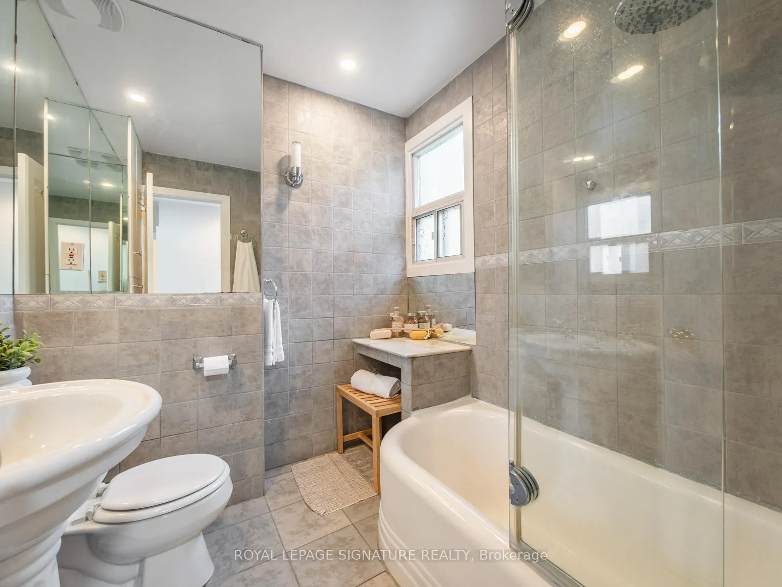 Photo 22 of 159 Chiltern Hill Road, Toronto, Humewood-Cedarvale — HOMEH