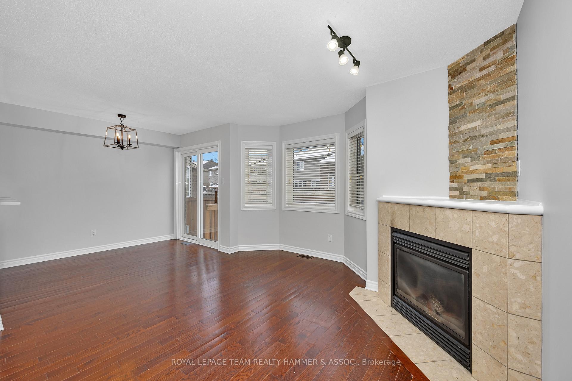 Photo 7 of 232 Bookton Place, Ottawa, Riverside South/Gloucester Glen — HOMEH
