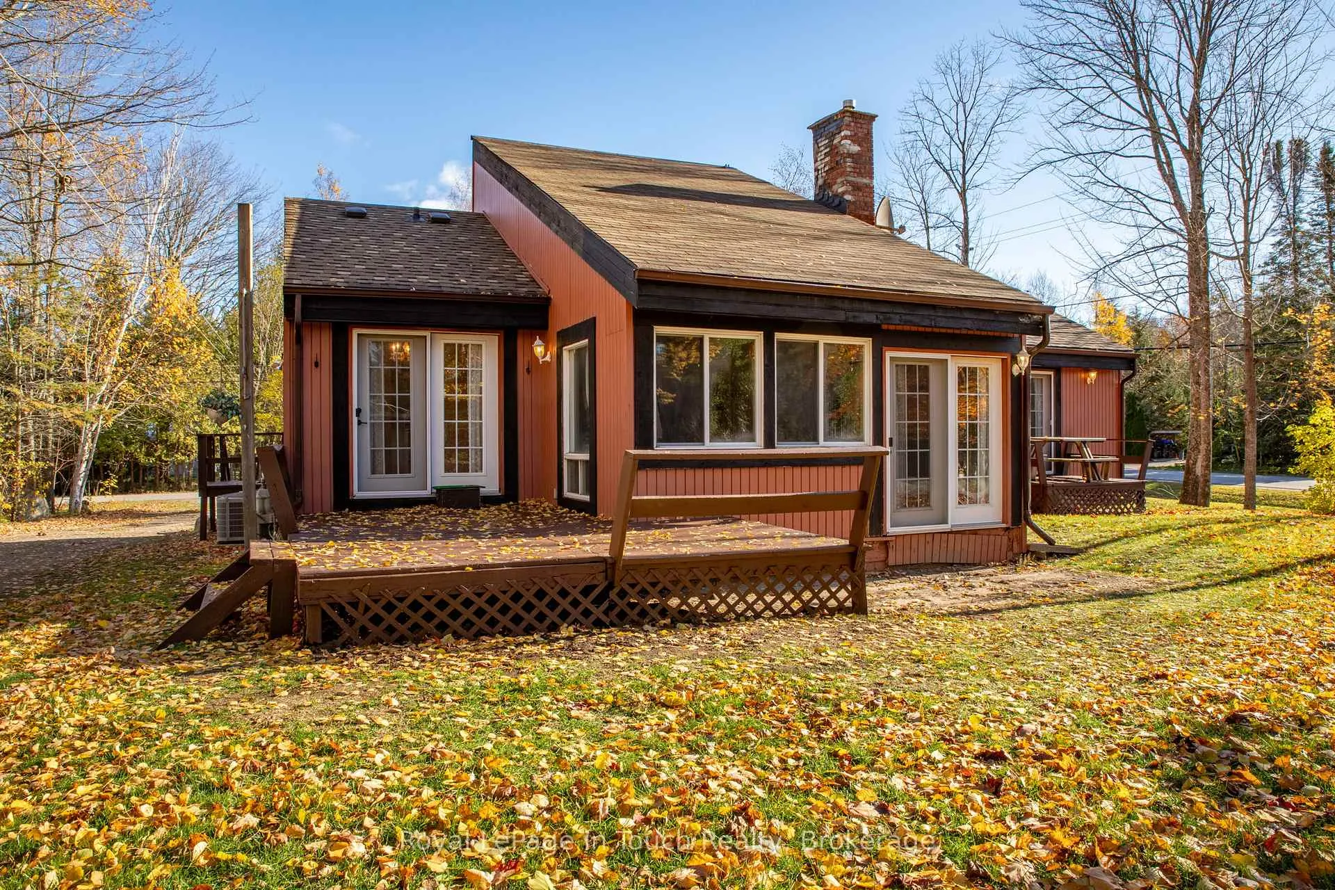 Photo 4 of 2 Coppercliff Crescent, Tiny, Rural Tiny — HOMEH